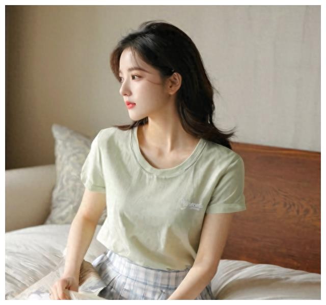 微信附近女人想不想和你有关系发条微信就知道!